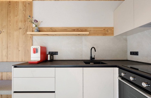 San Genesio Atesino Apartment | Apartment "Pira" with Mountain View, Shared Pool and Sauna
