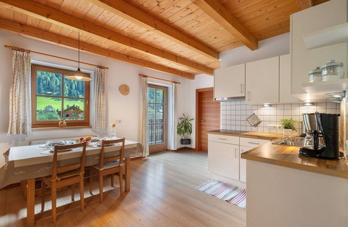 San Giovanni Apartment | Apartment 'Primula' with Shared Garden, Balcony and Wi-Fi