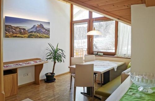 Collalbo Apartment | Apartment Schmetterling Naturidylle am Moosbachhof mit Kachelofen