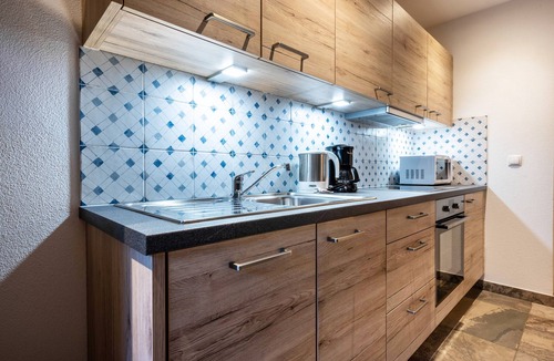 Valle Aurina Apartment | Apartment "Schwarzenstein" with Shared Whirlpool & Garden