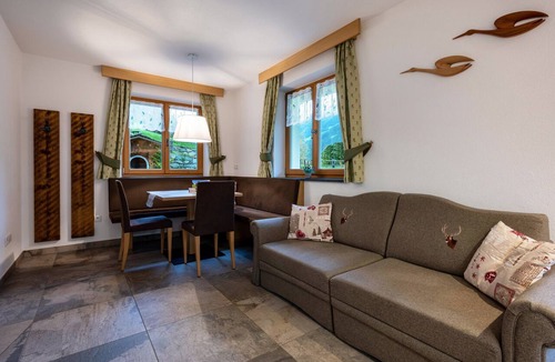 Valle Aurina Apartment | Apartment "Schwarzenstein" with Shared Whirlpool & Garden
