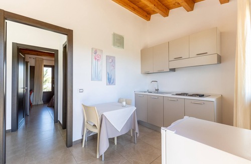 Mazzarino Apartment | Apartment 'Sciroccu' with Outdoor Pool, Wi-Fi and Air Conditioning