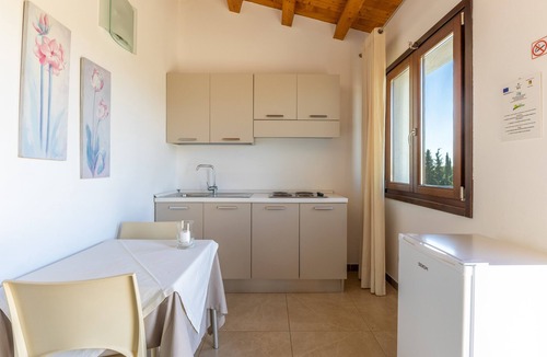 Mazzarino Apartment | Apartment 'Sciroccu' with Outdoor Pool, Wi-Fi and Air Conditioning