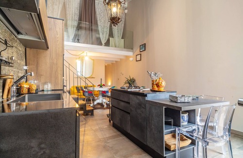 Rovittello Apartment | Apartment 'Sikelia Relais 2' with Mountain View, Wi-Fi and Air Conditioning