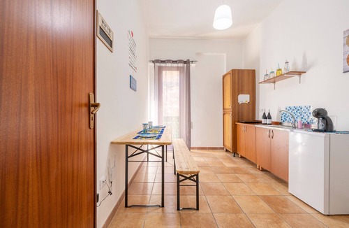 Casteldaccia Apartment | Apartment 'Sole e Amore' with Balcony, Wi-Fi and Air Conditioning