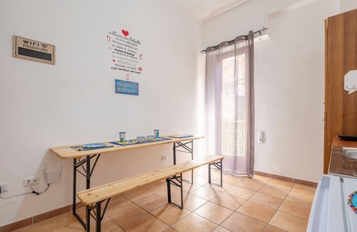 Casteldaccia Apartment | Apartment 'Sole e Amore' with Balcony, Wi-Fi and Air Conditioning