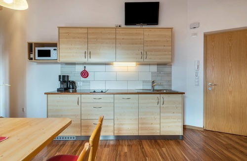 Laion Apartment | Apartment 'Solerhof Panorama' with Mountain View, Shared Garden and Wi-Fi