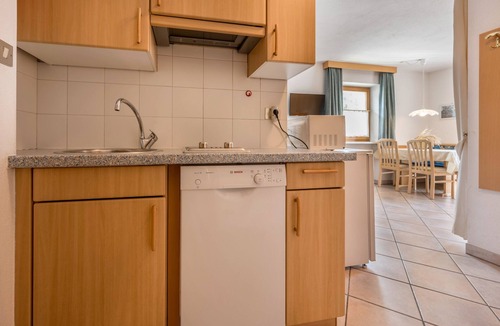 Valle Aurina Apartment | 'Apartment Sonne Nr. 18' with Mountain View, Garden & Wi-Fi