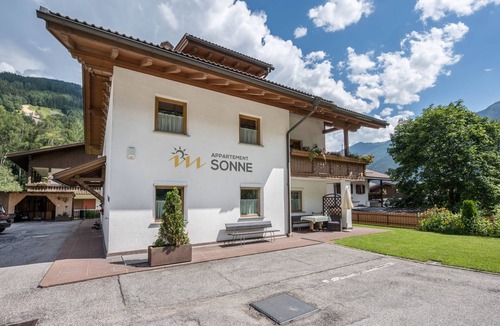 Valle Aurina Apartment | 'Apartment Sonne Nr. 18' with Mountain View, Garden & Wi-Fi