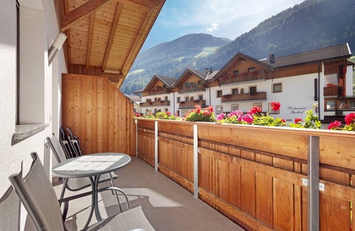Cadipietra Apartment | Apartment 'Speckign 2' with Mountain View, Balcony and Wi-Fi