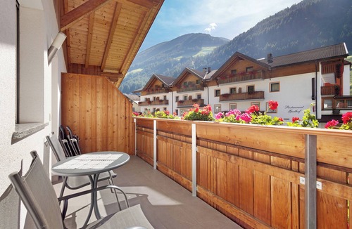 Cadipietra Apartment | Apartment 'Speckign 2' with Mountain View, Balcony and Wi-Fi