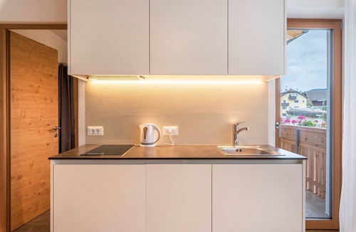 San Lorenzo di Sebato Apartment | Apartment "Stefansdorf Wohnung 6" with Mountain View, Wi-Fi, Garden, Balcony & BBQ