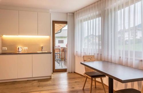 San Lorenzo di Sebato Apartment | Apartment "Stefansdorf Wohnung 6" with Mountain View, Wi-Fi, Garden, Balcony & BBQ