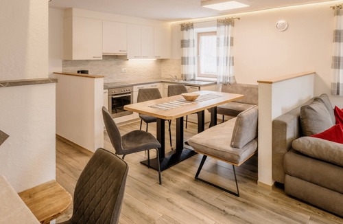 Valle Aurina Apartment | Apartment "Steinhaus XL" with Mountain View, Shared Pool & Wi-Fi