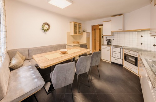 Valle Aurina Apartment | Apartment "Steinhaus XL1" with Mountain View, Shared Pool & Wi-Fi