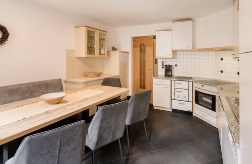 Valle Aurina Apartment | Apartment "Steinhaus XL1" with Mountain View, Shared Pool & Wi-Fi