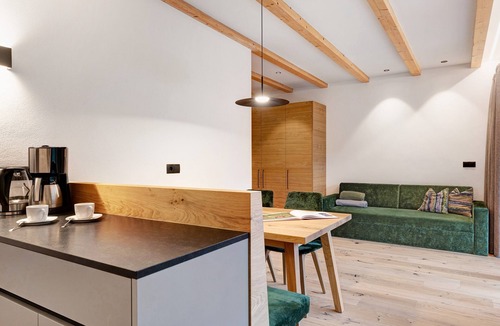 San Cipriano Apartment | Apartment 'Striona' with Mountain View, Shared Terrace and Wi-Fi