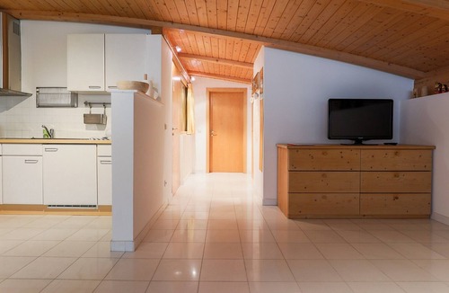 Bressanone Apartment | Apartment "Sweet Home Bressanone" with Mountain View, Wi-Fi & Balcony