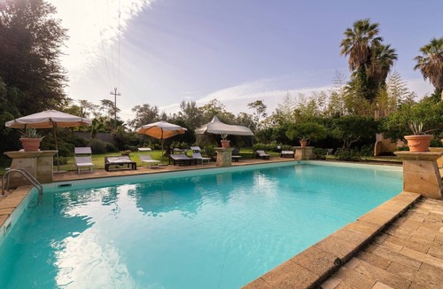 Porticalazzo Apartment | Apartment 'Tenuta Donna Vittoria Grande' with Mountain View, Wi-Fi and Air Conditioning