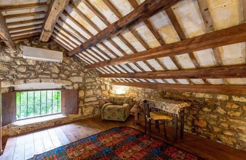 Mockarta Apartment | Apartment 'Tenuta Donna Vittoria Piccola' with Mountain View, Wi-Fi and Air Conditioning