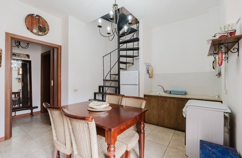 Custonaci Apartment | Apartment 'Torchio' with Shared Garden, Wi-Fi and Air Conditioning