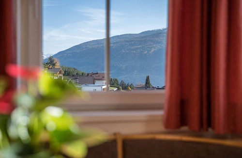 Terento Apartment | Apartment “Treyer 1 Typ B” with Mountain View, Wi-Fi, Balcony & Garden