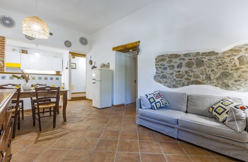 Piraino Apartment | Apartment 'Ulivo' with Mountain View, Wi-Fi and Air Conditioning