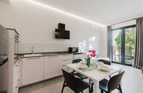 Marsala Apartment | Apartment 'Vento E Salsedine Tramontana' with Private Garden, Wi-Fi and Air Conditioning