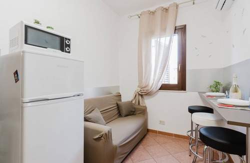 Balestrate Apartment | Apartment 'Vita 2' with Balcony, Wi-Fi and Air Conditioning