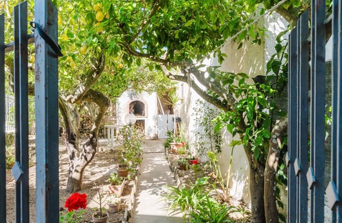 Paparella Apartment | Apartment 'Vittorio Stella' with Sea View, Private Terrace and Air Conditioning