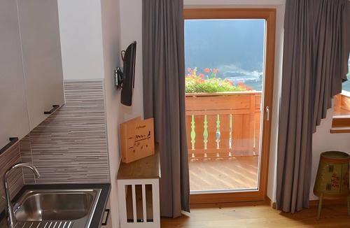 Campo Tures Apartment | Apartment Wiesengrün with Mountain View, Balcony and Wi-Fi