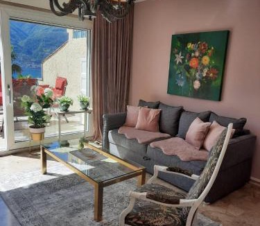 Pino Lago Maggiore Apartment | Apartment with Panoramic Lake View & Terrace in Pino, Lago Maggiore - Casa Roccia No 5