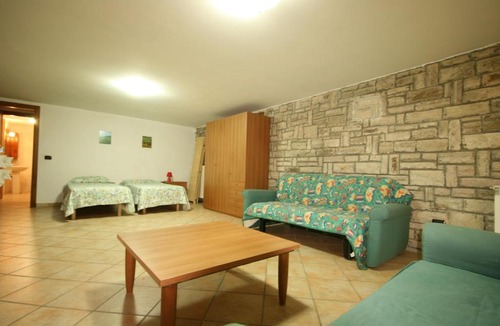 Marina di Castagneto Carducci Apartment | Appartamento a 150 m da mare giardino e posto auto