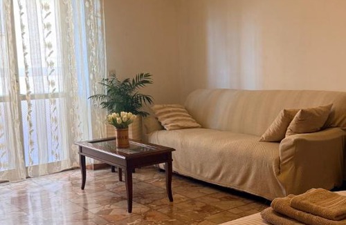 Latina Apartment | Appartamento "In viaggio come a casa" vicino alla Stazione, LTScalo!