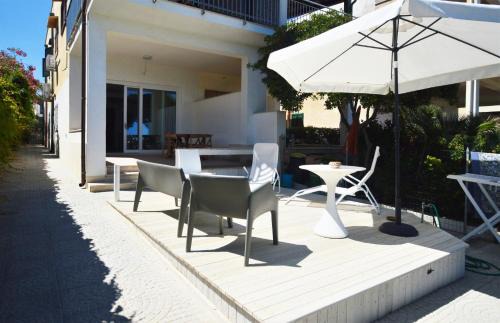 Alcamo Marina Ski Chalet | Appartamento in Villa Beach Holidays By Sicily Home Solutions