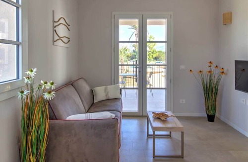 Carini Apartment | Appartamento "Isola di Ustica 1"