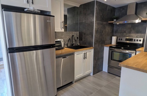 Laval Apartment | Appartement Style Urbain Très Tranquille Situés a 5 min du Vieux Terrebonne