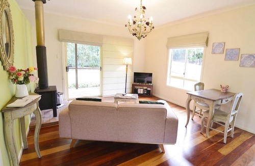 Montville House | Apple Tree Cottage Montville