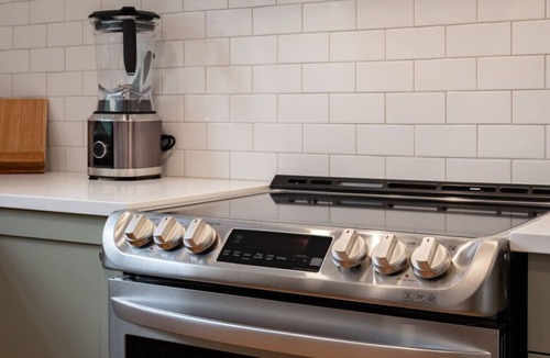 Wolfville Apartment | Apt 3 - Bright 2Bedroom Suite