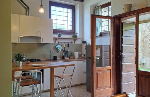 Est House | Artist's Historic Countryside Retreat