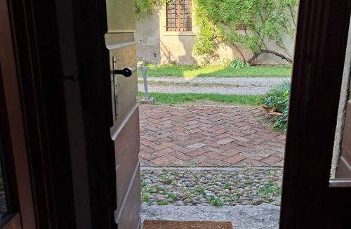 Est House | Artist's Historic Countryside Retreat