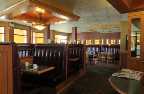 Hinton Hotel | Athabasca Valley Inn & Suites