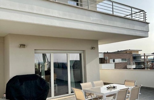 Zona XXXI Mezzocammino Apartment | Attico due piani di Lusso terrazza grande BBQ & WiFi