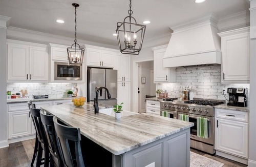 Martinez House | Augusta Abode: Practice Golf Room ~ Hot Tub ~ Home Theater ~ Bball ~ ANGC15min
