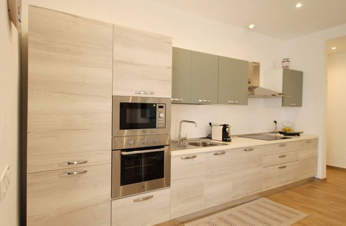 Marina di Caronia Apartment | Aunt's house-just a stone's throw from the sea