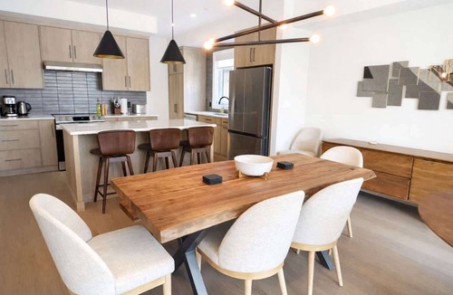 Teepee Town Condo | Aurora Luxe - Stunning Townhouse Private Hot Tub
