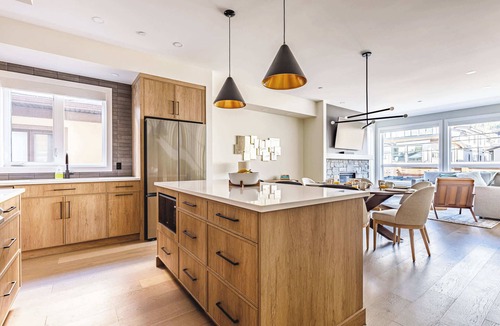 Teepee Town Condo | Aurora Luxe - Stunning Townhouse Private Hot Tub