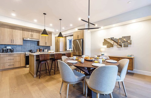 Teepee Town Condo | Aurora Luxe - Stunning Townhouse Private Hot Tub