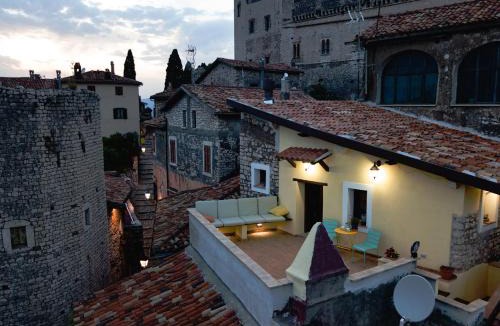 Sermoneta Apartment | Aurora Medieval House