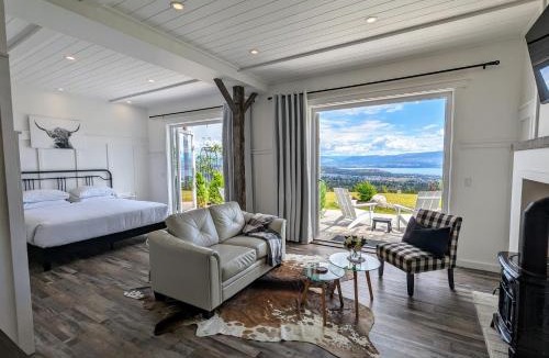 Central Okanagan Bed & Breakfast | Autumn Lane B&B, Farmhouse Elegance & Stunning Lakeviews
